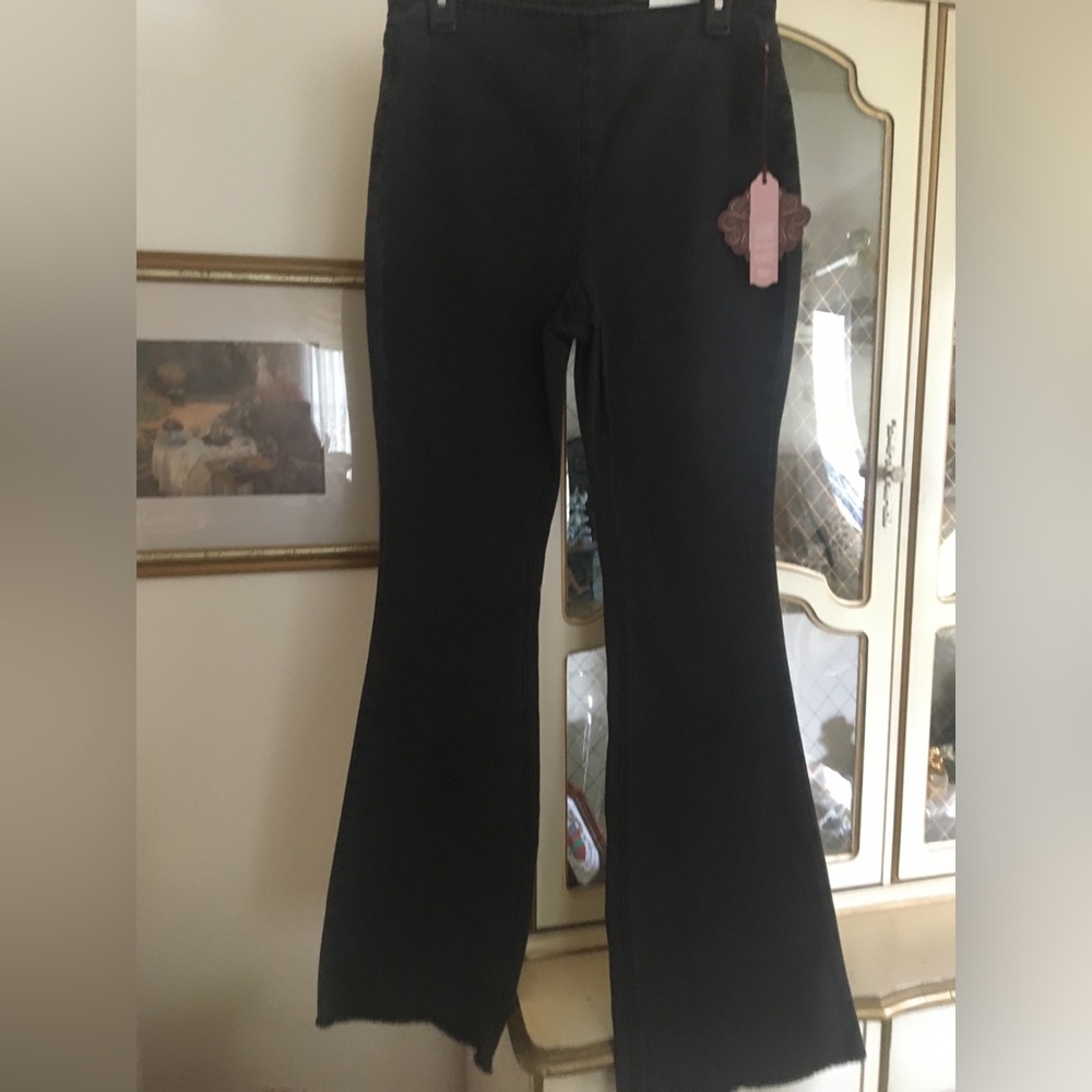 Knox Rose NWT pull on high rise flare black frayed cuffs jeans size M